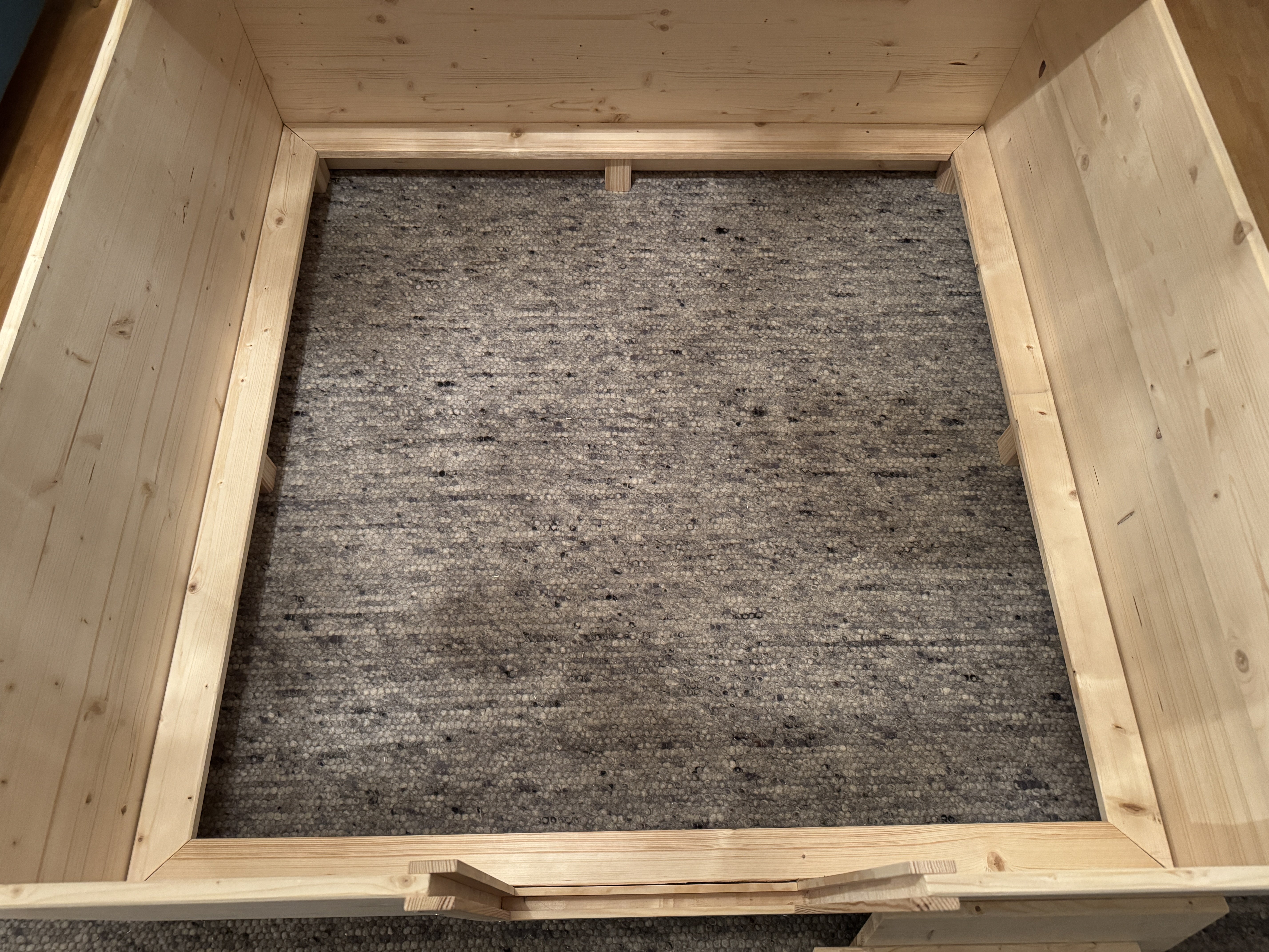 Wurfkiste und Auslauf - 0ed022cc2dd2.jpg